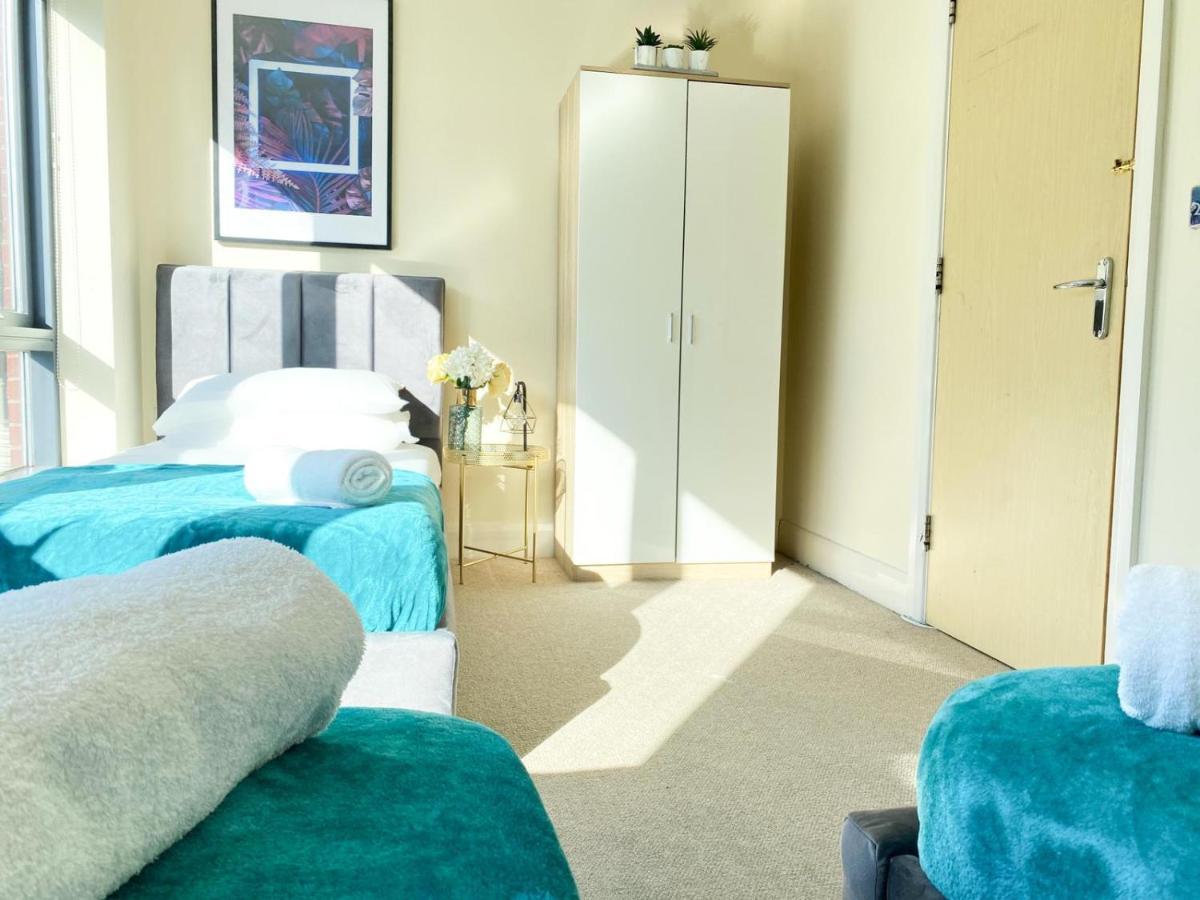 Tudors Esuites House City Centre Netflix Бирмингам Екстериор снимка