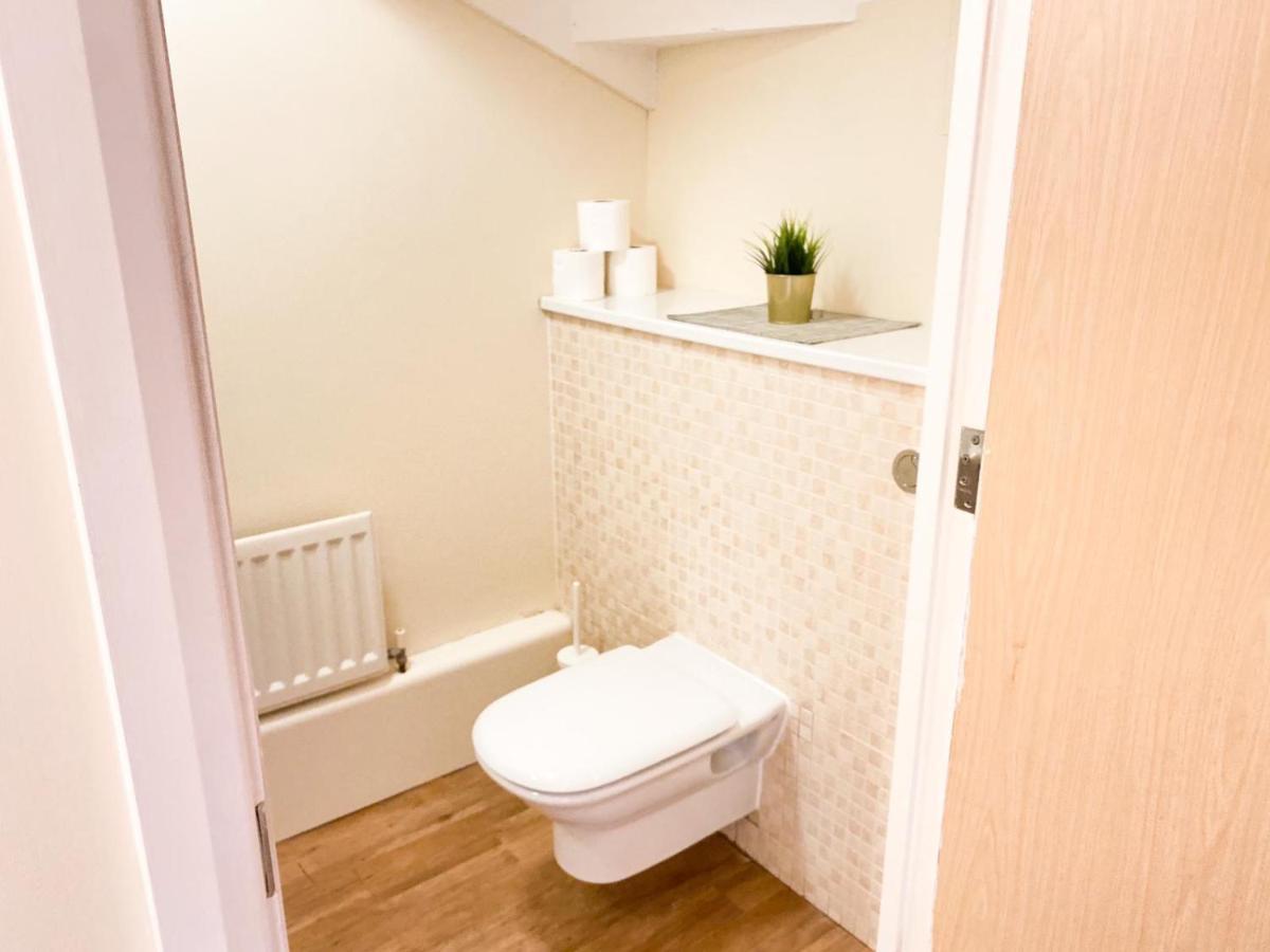 Tudors Esuites House City Centre Netflix Бирмингам Екстериор снимка