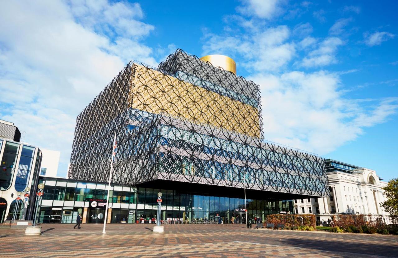 Tudors Esuites House City Centre Netflix Бирмингам Екстериор снимка