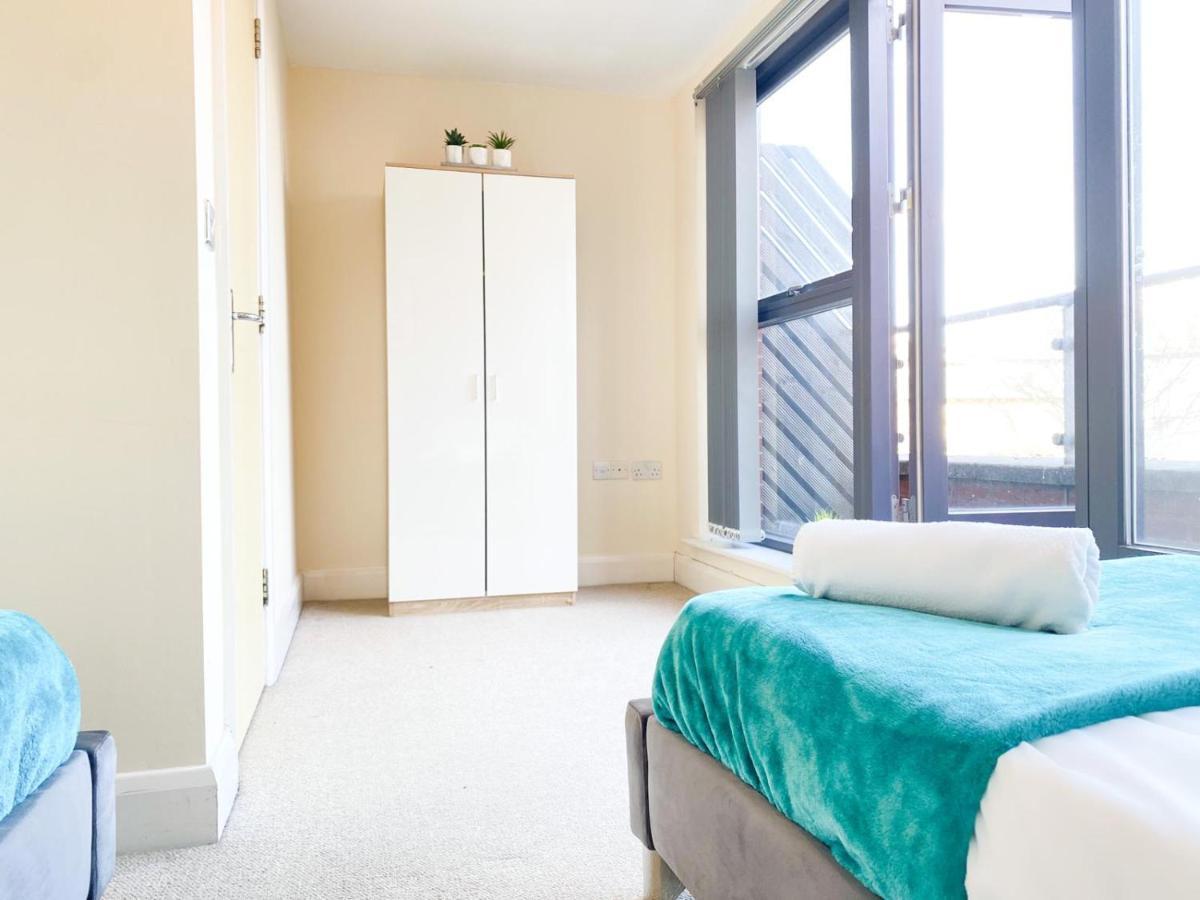 Tudors Esuites House City Centre Netflix Бирмингам Екстериор снимка